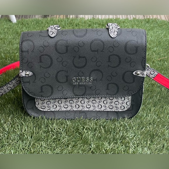 Brand New Guess Crossbody Handbag - Picture 2 of 5